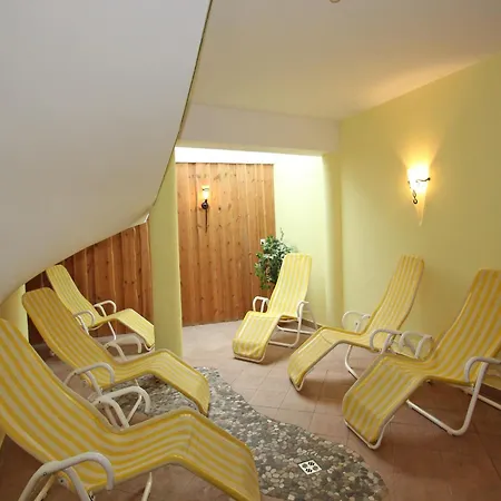Pleasant In Laengenfeld With Sauna Appartamento Huben (Imst)