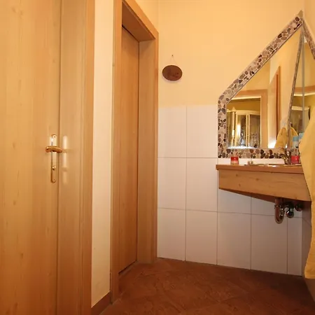 Pleasant In Laengenfeld With Sauna * Huben (Imst)